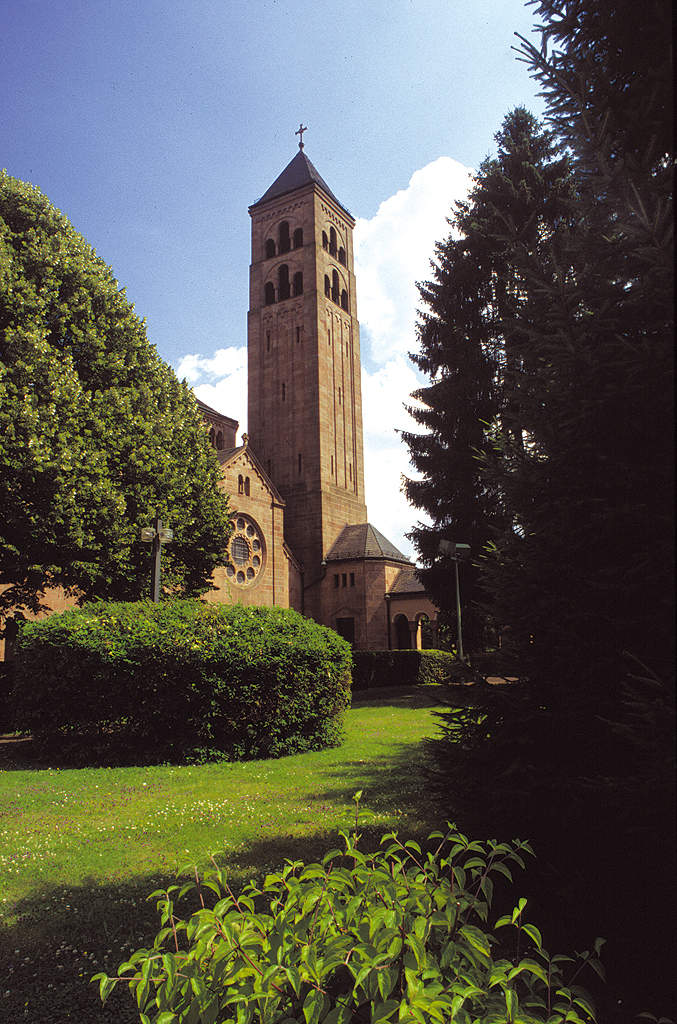 Erl&ouml;serkirche und "Villa Sarabodis"