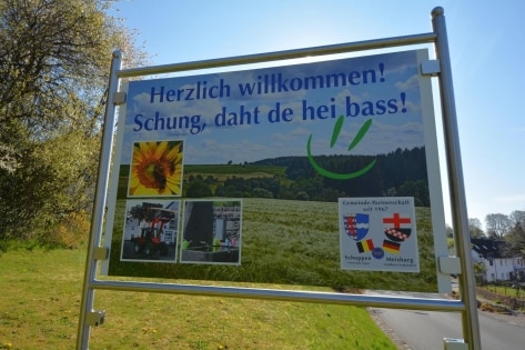 Freistehendes Einfamilienhaus mit Terrasse, Garten, Garage und Aussicht