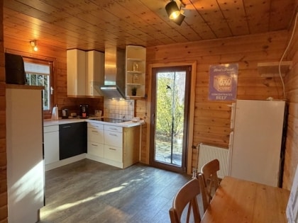 Gem�tliches Holzblockhaus-Bungalow mit besonderem Wohnambiente & idyllischem Garten (Baugrundst�ck)