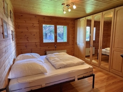 Gem�tliches Holzblockhaus-Bungalow mit besonderem Wohnambiente & idyllischem Garten (Baugrundst�ck)