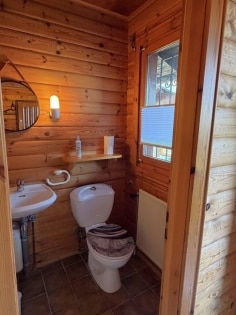 Gem�tliches Holzblockhaus-Bungalow mit besonderem Wohnambiente & idyllischem Garten (Baugrundst�ck)