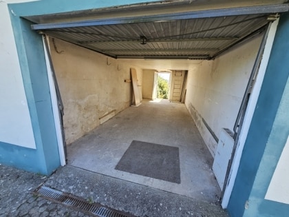 Ger�umiges Wohnhaus (derzeit Ferienhaus) mit Scheune und Garage in sch�ner Lage zwischen Eifel/Mosel