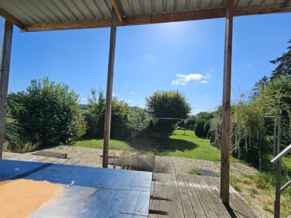 Ger�umiges Wohnhaus (derzeit Ferienhaus) mit Scheune und Garage in sch�ner Lage zwischen Eifel/Mosel