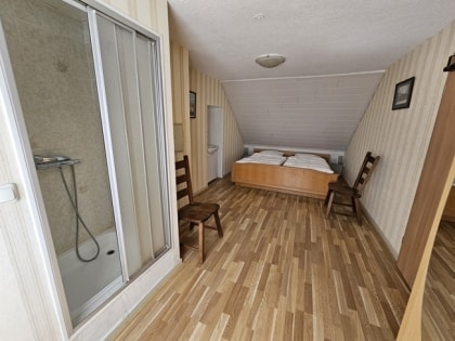 Ger�umiges Wohnhaus (derzeit Ferienhaus) mit Scheune und Garage in sch�ner Lage zwischen Eifel/Mosel