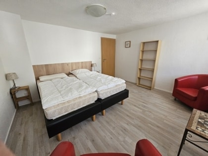 Ger�umiges Wohnhaus (derzeit Ferienhaus) mit Scheune und Garage in sch�ner Lage zwischen Eifel/Mosel