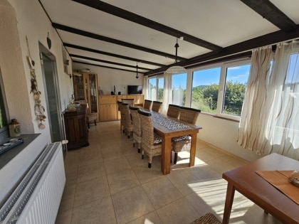 Ger�umiges Wohnhaus (derzeit Ferienhaus) mit Scheune und Garage in sch�ner Lage zwischen Eifel/Mosel