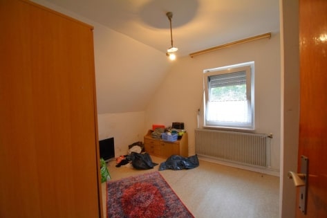 Ruhig gelegenes, freistehendes Einfamilienhaus mit Garage, Garten und herrlicher Aussicht