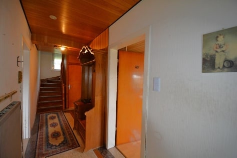 Ruhig gelegenes, freistehendes Einfamilienhaus mit Garage, Garten und herrlicher Aussicht