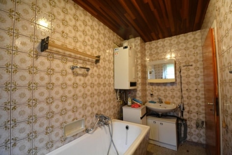 Ruhig gelegenes, freistehendes Einfamilienhaus mit Garage, Garten und herrlicher Aussicht