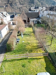 Zwei vermietete Einfamilienh�user sowie Grundst�ck mit Investitionsm�glichkeiten in L�f an der Mosel!