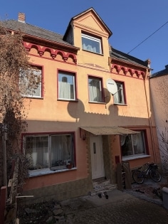 Zwei vermietete Einfamilienh�user sowie Grundst�ck mit Investitionsm�glichkeiten in L�f an der Mosel!
