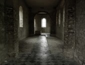 im Inneren der Kirche von Wollseifen, ein Ort der Stille